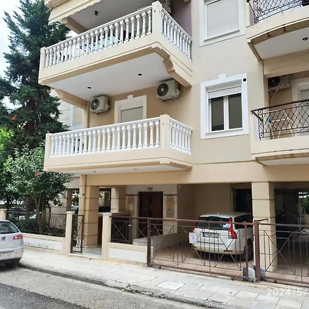 μοντέρνο δυάρι στο κέντρο της λάρισας *