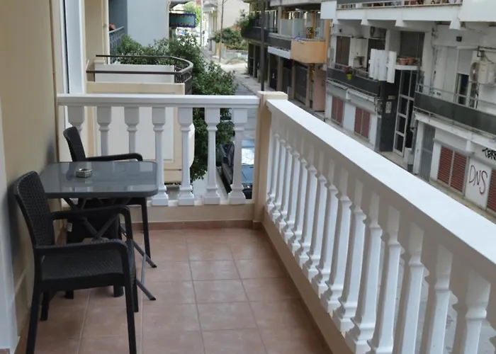 μοντέρνο δυάρι στο κέντρο της λάρισας Apartamento Larissa