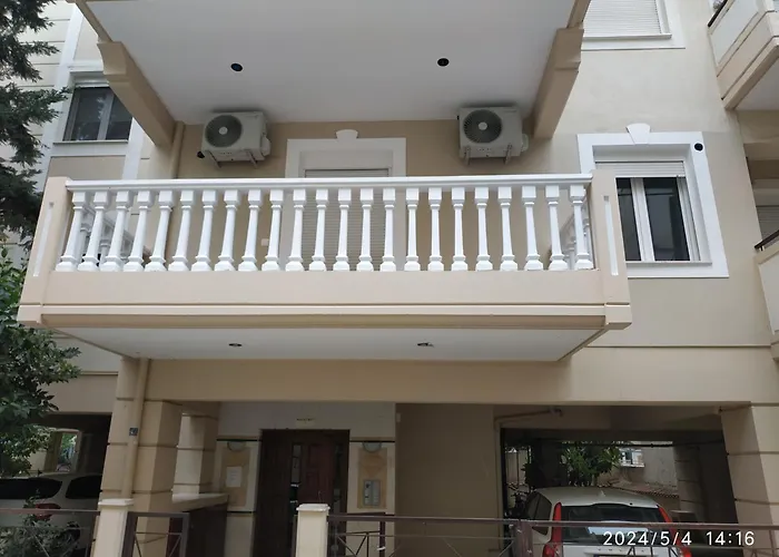 μοντέρνο δυάρι στο κέντρο της λάρισας * Larissa